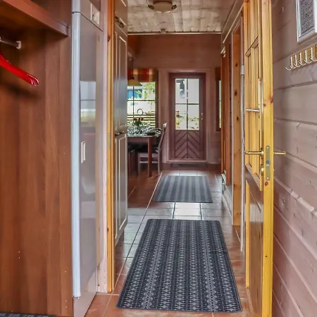 Hytoenen 2 By Interhome * Äkäslompolo