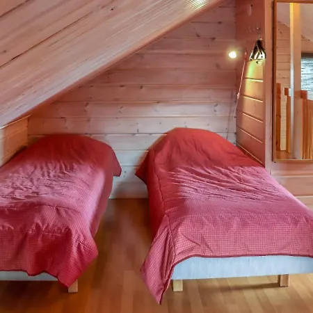 Hytoenen 2 By Interhome * Äkäslompolo